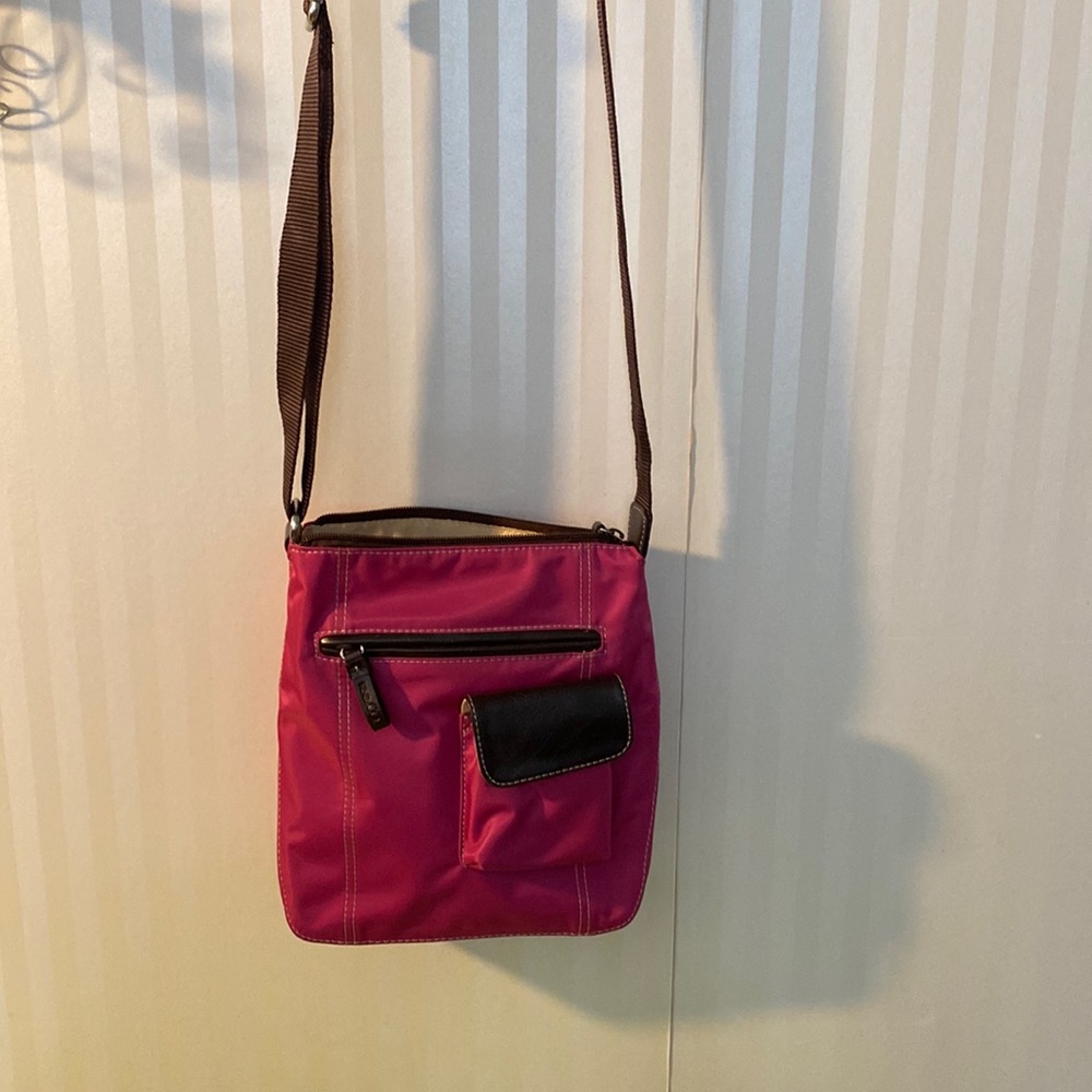 NWOT Nine & Co pink cross body bag